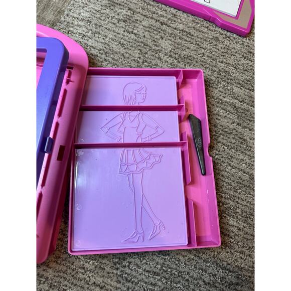 Melissa & Doug Fashion Design and Crayola Light up Tracing Pad. - Picture 7 of 11